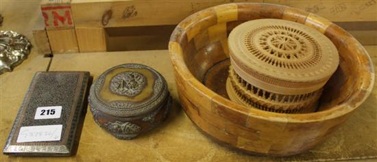 Nello cigarette case, 2 pots and a wooden bowl(-)